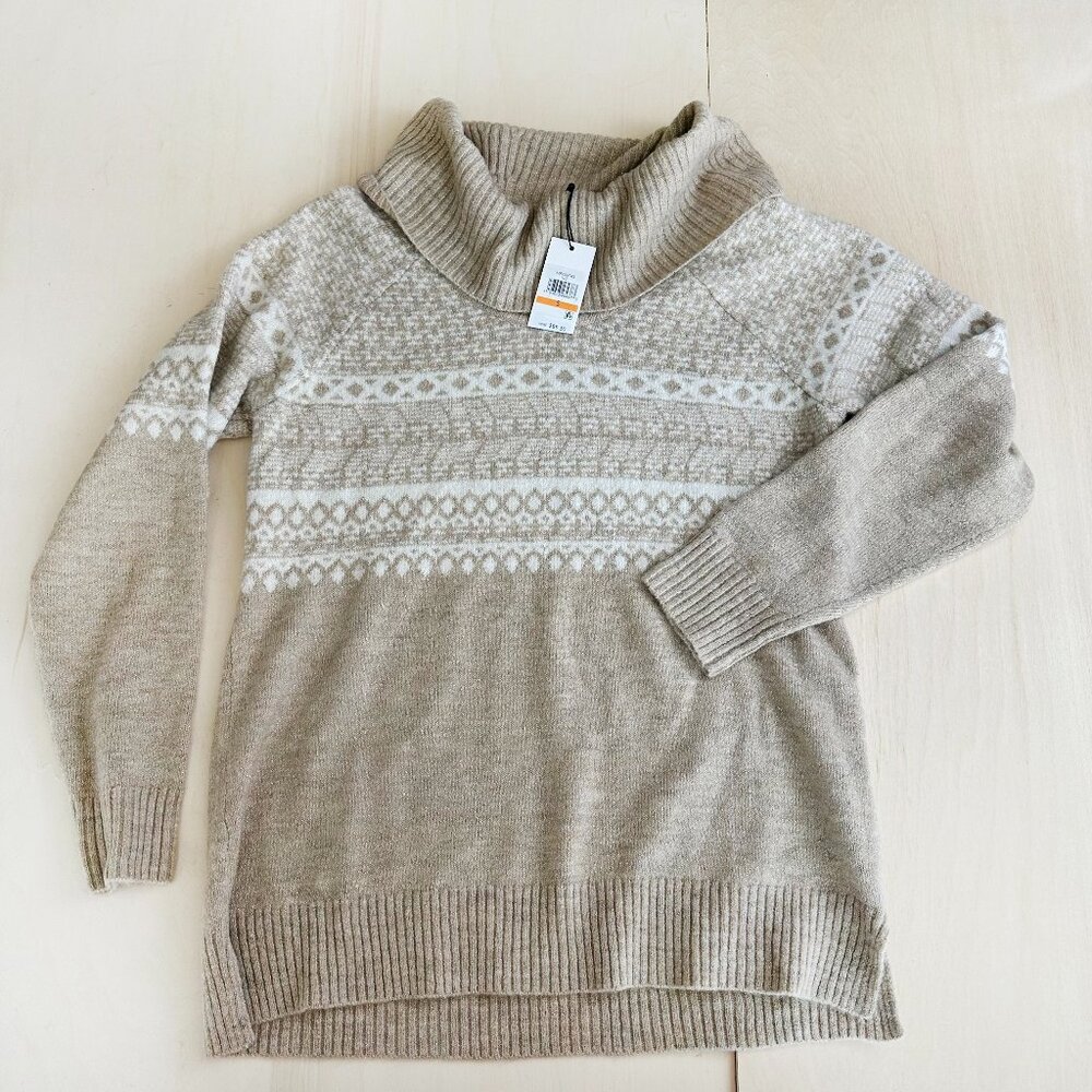 NWT - Calvin Klein Women's S Nordic Style Sweater metallic threads Tan White